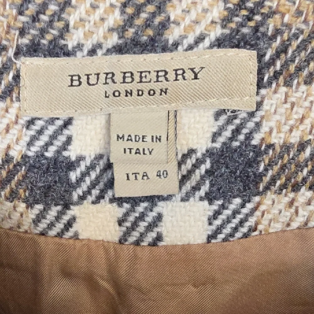 Burberry London Vintage Wool Skirt โ Beige Nova Check โ Made in Italy - S - Picture 7 of 13